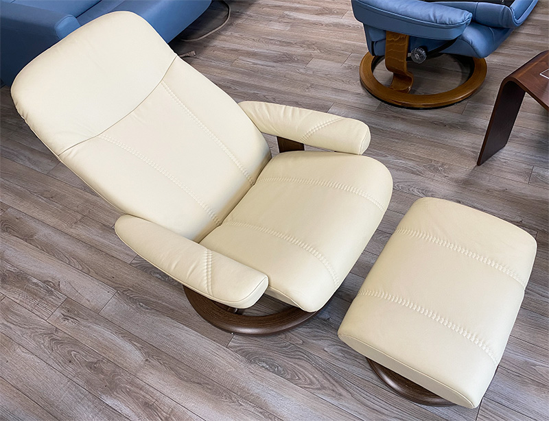 Stressless Consul Recliner Chair and Ottoman in Paloma Kitt Leather by Ekornes