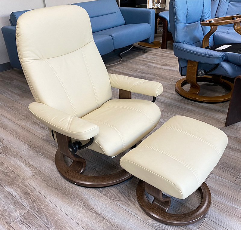 Stressless Consul Recliner Chair and Ottoman in Paloma Kitt Leather by Ekornes