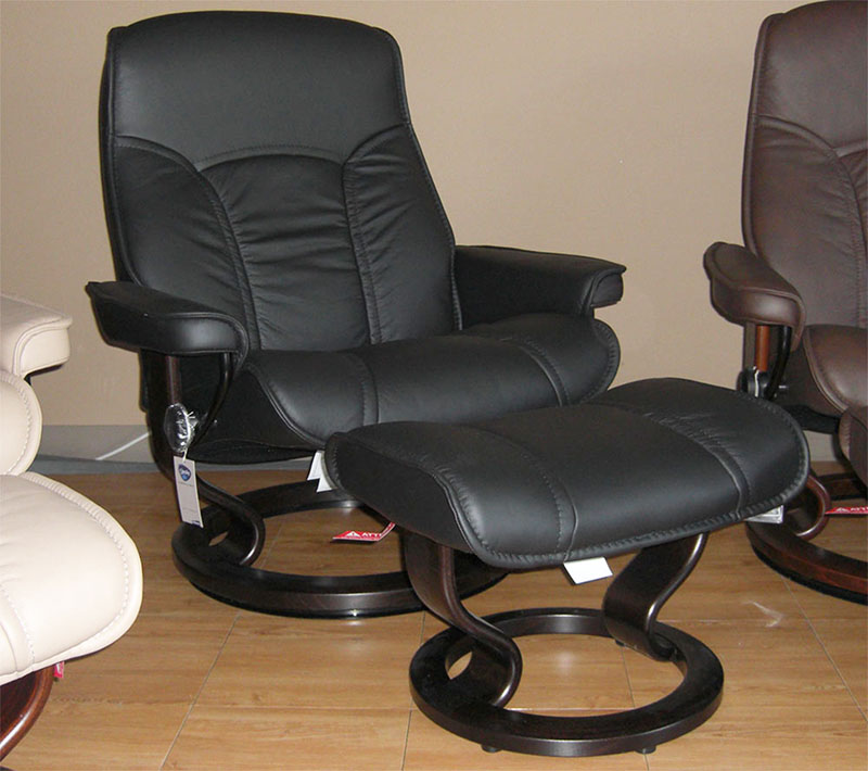 Stressless Governor Paloma Black Leather Recliner Chair and Ottoman by Ekornes
