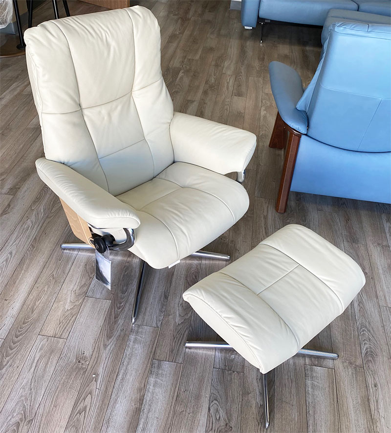 Stressless Mayfair Cross Polished Aluminum Base Paloma Light Grey Leather Recliner Chair by Ekornes