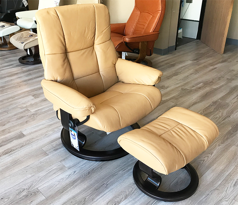 Stressless Mayfair Paloma Pearl Leather Recliner Chair and Ottoman by Ekornes