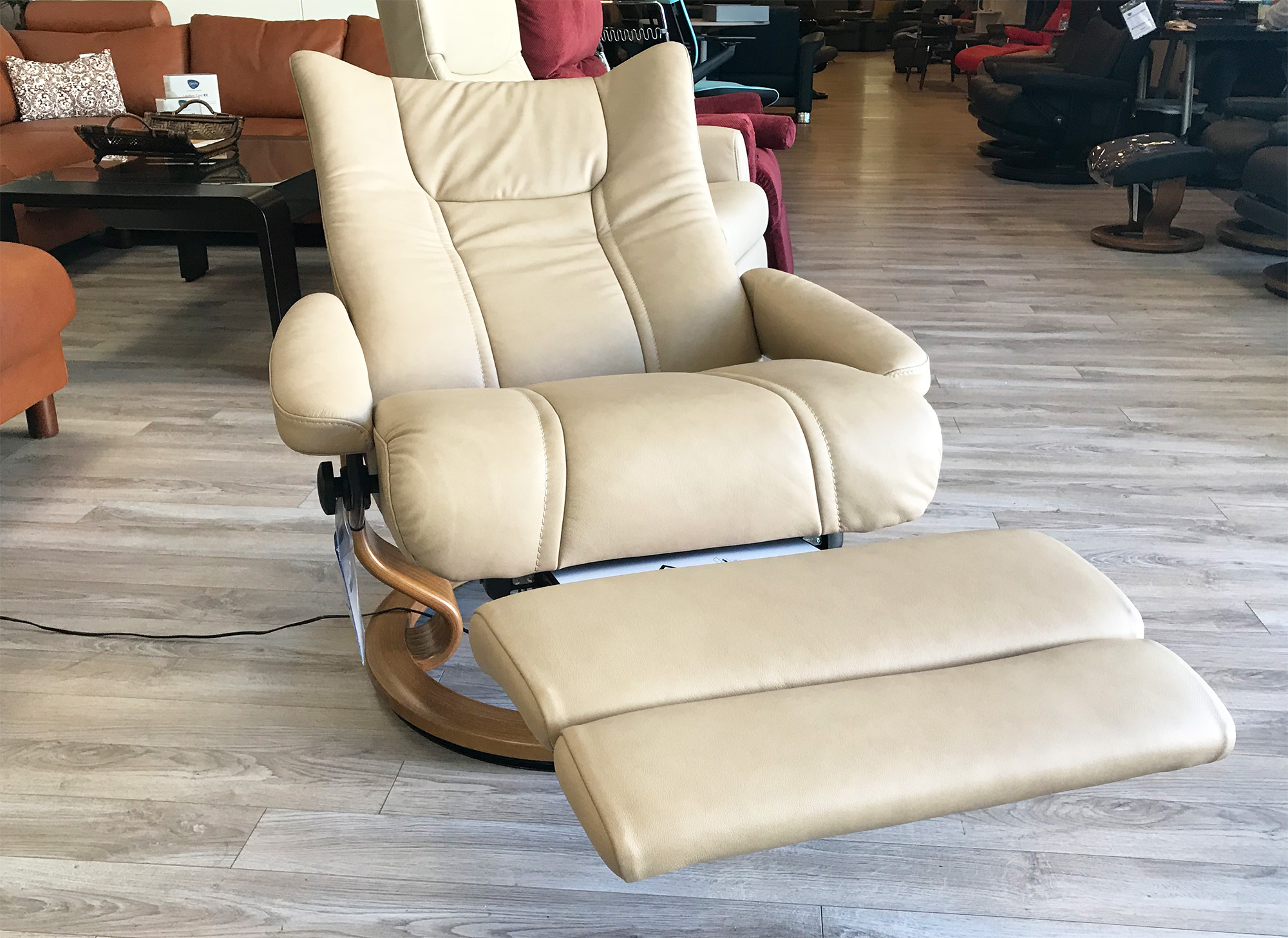 Stressless Wing LegComfort Paloma Sand Leather Color Recliner Chair with Footrest 