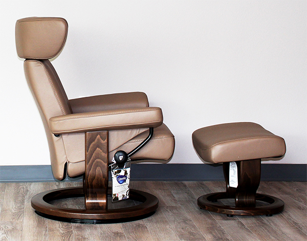 Stressless Viva Paloma Funghi Leather Recliner Chair and Ottoman by Ekornes