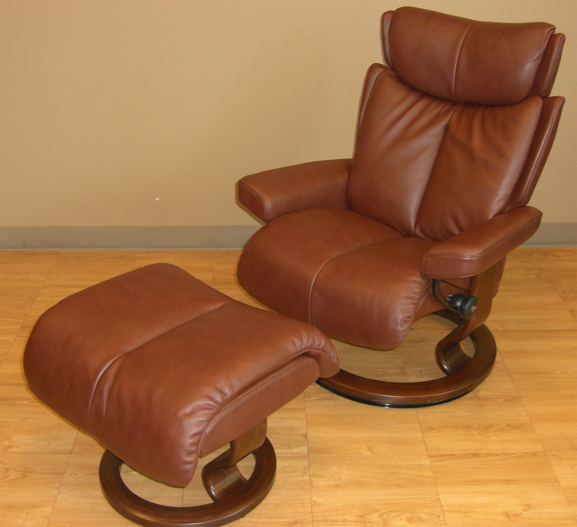 Stressless Magic Large Royalin Brown Leather Recliner Chair by Ekornes